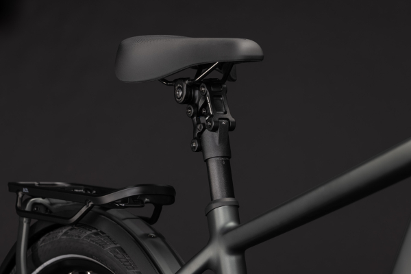 Cube Kathmandu Hybrid Deluxe Pro 800 blackforest´n´chrome 28" 2027 Elektromos Onroad Trekking Kerékpár - fekete