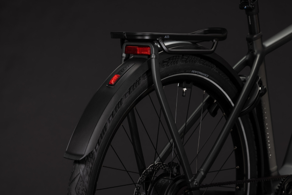 Cube Kathmandu Hybrid Deluxe Pro 800 blackforest´n´chrome 28" 2027 Elektromos Onroad Trekking Kerékpár - fekete