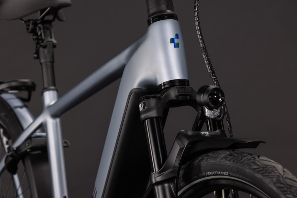 Cube Kathmandu Hybrid EXC 800 slategrey´n´chrome 28" 2027 Elektromos Onroad Trekking Kerékpár - világosszürke