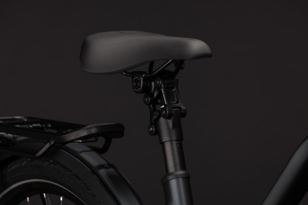 Cube Kathmandu Hybrid Deluxe EXC 800 stealthgrey´n´grey 28" 2027 Elektromos Onroad Trekking Trapeze Kerékpár - sötétszürke