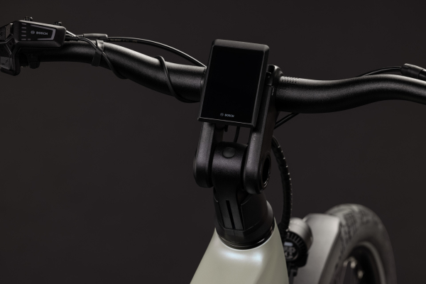 Cube Kathmandu Hybrid Deluxe EXC 800 glintsand´n´black 28" 2027 Elektromos Onroad Trekking Kerékpár - világosszürke