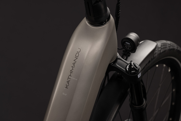 Cube Kathmandu Hybrid SLX 800 flashstone´n´chrome 28" 2027 Elektromos Onroad Trekking Easy Entry Kerékpár - barna
