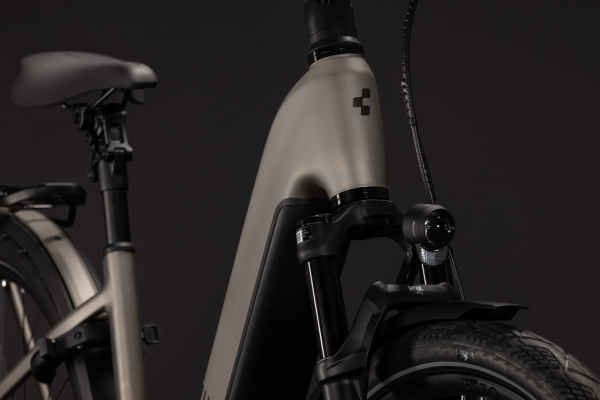 Cube Kathmandu Hybrid SLX 800 flashstone´n´chrome 28" 2027 Elektromos Onroad Trekking Easy Entry Kerékpár - barna