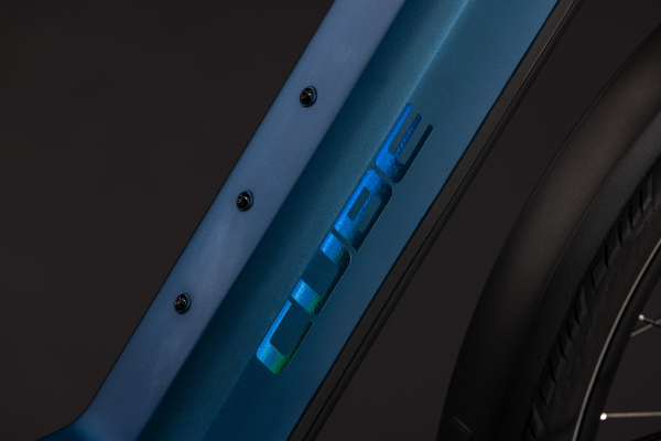 Cube Kathmandu Hybrid SLX 800 nebula´n´prizm 28" 2027 Elektromos Onroad Trekking Kerékpár - sötétkék