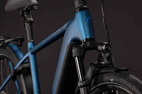 Cube Kathmandu Hybrid SLX 800 nebula´n´prizm 28" 2027 Elektromos Onroad Trekking Kerékpár - sötétkék