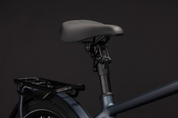 Cube Kathmandu Hybrid Deluxe SLX 800 mineralblue´n´blue 28" 2027 Elektromos Onroad Trekking Kerékpár - sötétkék