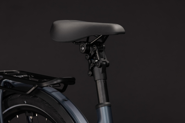 Cube Kathmandu Hybrid Deluxe SLX 800 mineralblue´n´blue 28" 2027 Elektromos Onroad Trekking Easy Entry Kerékpár - sötétkék