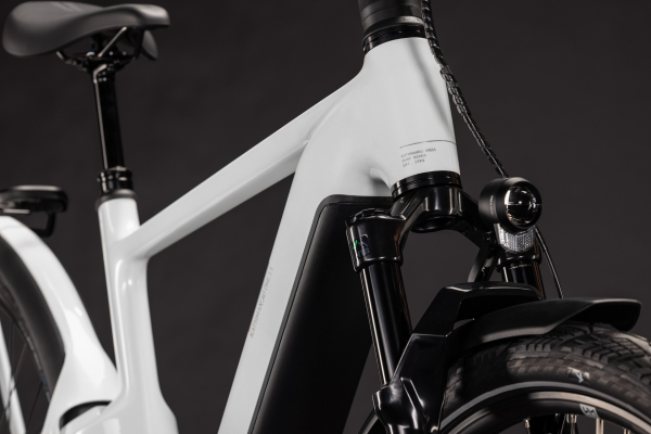 Cube Kathmandu Hybrid ONE11 HPC SLX 800 metallicwhite´n´prizm 28" 2027 Elektromos Offroad Cross Trekking Kerékpár - fehér