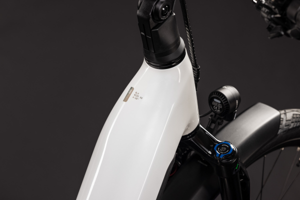 Cube Kathmandu Hybrid ONE11 HPC SLX 800 metallicwhite´n´prizm 28" 2027 Elektromos Offroad Cross Trekking Easy Entry Kerékpár - fehér