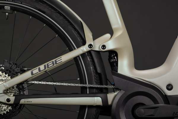 Cube Kathmandu Hybrid ONE11 HPC SLT 800 glintsand´n´oatgrey 28" 2027 Elektromos Offroad Cross Trekking Easy Entry Kerékpár - világosszürke