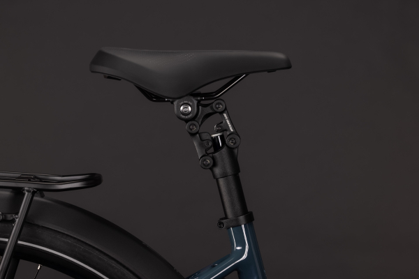 Cube Supreme Hybrid Comfort ONE 600 storm´n´reflex 28" 2027 Elektromos Onroad Trekking Easy Entry Kerékpár - sötétkék