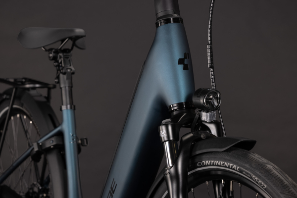 Cube Supreme RT Hybrid Comfort EX 600 royalgreen´n´black 28" 2027 Elektromos Onroad Trekking Easy Entry Kerékpár - sötétkék