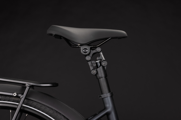 Cube Supreme Hybrid Comfort Pro 600 grey´n´chrome 28" 2027 Elektromos Onroad Trekking Easy Entry Kerékpár - sötétszürke