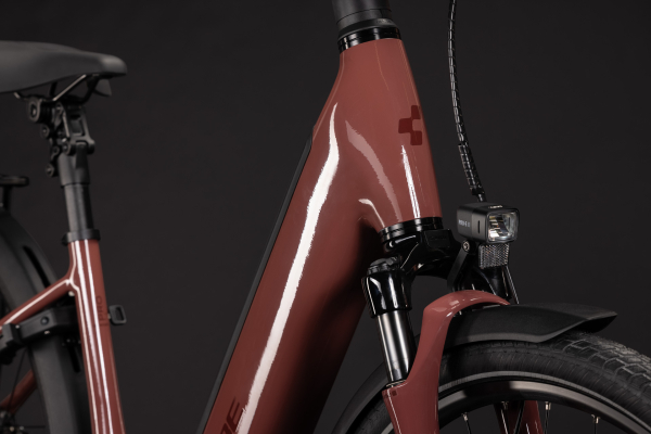 Cube Supreme Hybrid Comfort Pro 600 burgundy´n´claret 28" 2027 Elektromos Onroad Trekking Easy Entry Kerékpár - krém