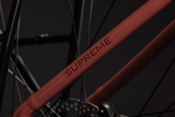 Cube Supreme Hybrid Comfort Pro 600 burgundy´n´claret 28" 2027 Elektromos Onroad Trekking Easy Entry Kerékpár - krém