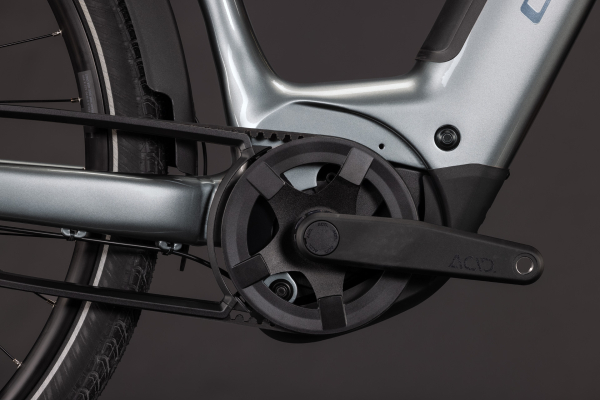 Cube Supreme RT Hybrid Deluxe EX 600 quicksilver´n´grey 28" 2027 Elektromos Onroad Trekking Easy Entry Kerékpár - ezüst