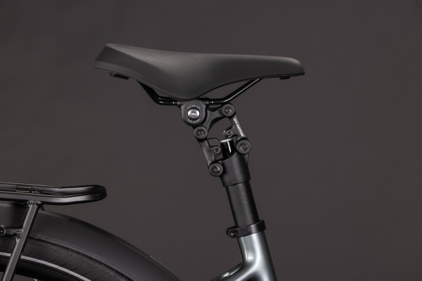 Cube Supreme RT Hybrid Deluxe EX 600 quicksilver´n´grey 28" 2027 Elektromos Onroad Trekking Easy Entry Kerékpár - ezüst