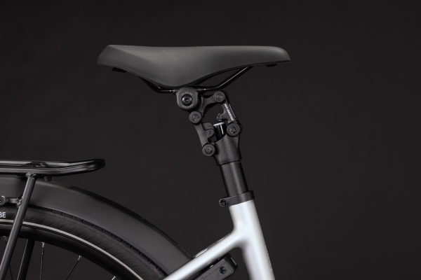 Cube Supreme Hybrid Deluxe Pro 600 silverstar´n´reflex 28" 2027 Elektromos Onroad Trekking Easy Entry Kerékpár - szürke