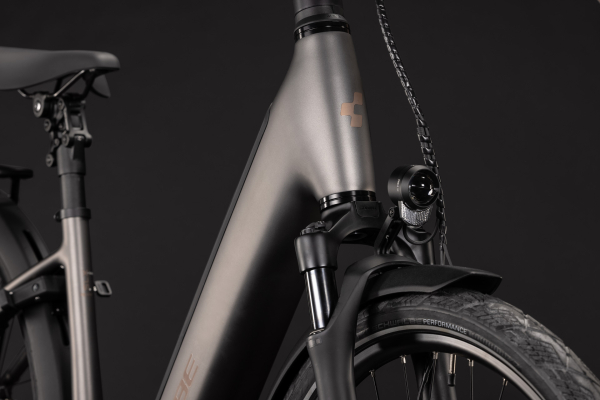 Cube Supreme Hybrid Deluxe SLX 600 teak´n´chrome 28" 2027 Elektromos Onroad Trekking Easy Entry Kerékpár - szürke