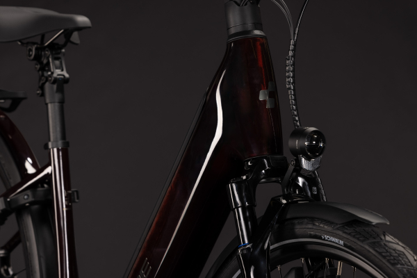 Cube Supreme Hybrid C:62 Deluxe SLT 600 liquidred´n´chrome 28" 2027 Elektromos Onroad Trekking Easy Entry Kerékpár - bordó