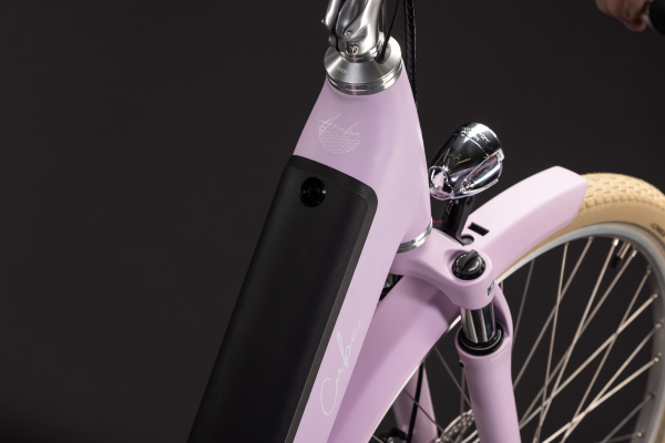 Cube Aruba Hybrid 600 cottoncandy´n´creme 28" 2027 Elektromos Onroad Trekking Easy Entry Kerékpár - lila