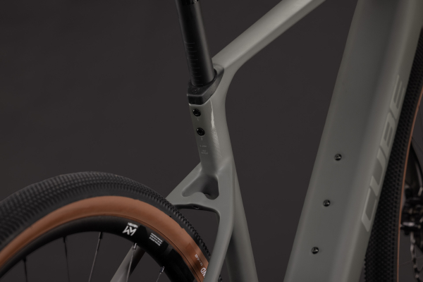 Cube Nuroad Hybrid C:62 Race 400X oldgrey´n´grey 28" 2027 Elektromos Gravel Kerékpár - szürke
