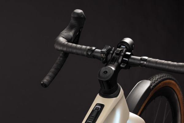 Cube Nuroad Hybrid C:62 SLX 400X FE glintsand´n´black 28" 2027 Elektromos Gravel Kerékpár - világosszürke