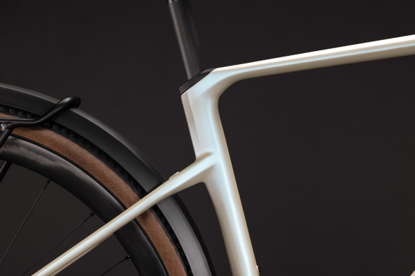 Cube Nuroad Hybrid C:62 SLX 400X FE glintsand´n´black 28" 2027 Elektromos Gravel Kerékpár - világosszürke
