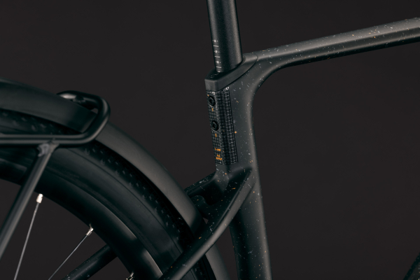 Cube Nulane Hybrid C:62 SLX 400X FE mineralblack´n´orange 28" 2027 Elektromos Gravel Kerékpár - fekete