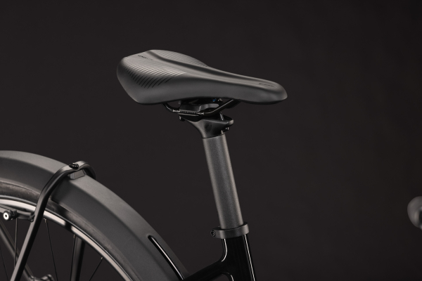Cube Editor Hybrid ONE 360 FE black´n´irongrey 28" 2027 Elektromos Light Hardtail MTB Trapeze Kerékpár - fekete