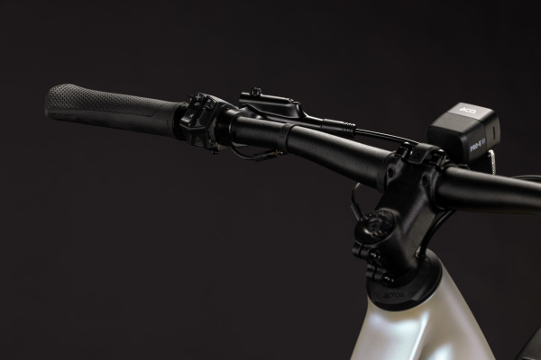 Cube Editor Hybrid ONE 360 FE glintsand´n´black 28" 2027 Elektromos Light Hardtail MTB Trapeze Kerékpár - világosszürke