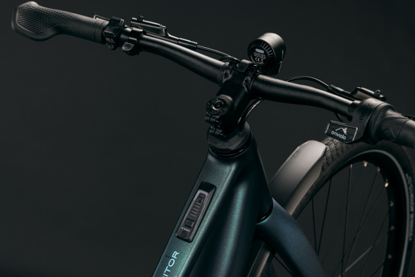 Cube Editor Hybrid SLX 400X FE glitterteal´n´black 28" 2027 Elektromos Light Hardtail MTB Trapeze Kerékpár - sötétkék