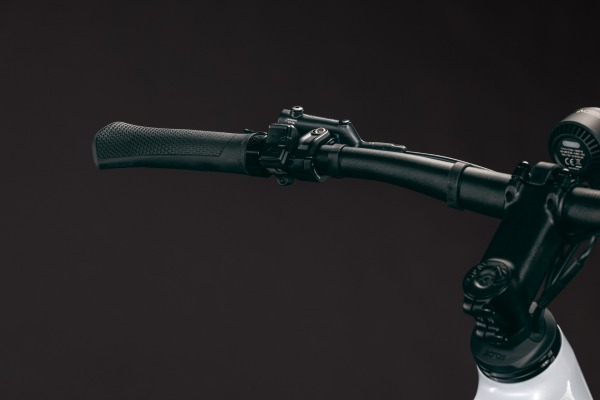 Cube Editor Hybrid SLT 400X FE glacier´n´prizm 28" 2027 Elektromos Light Hardtail MTB Kerékpár - fehér