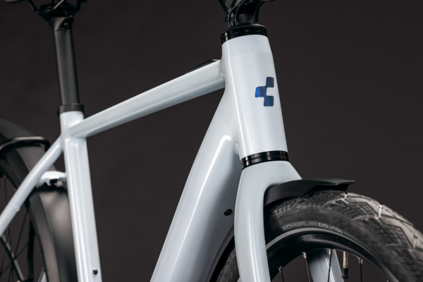 Cube Editor Hybrid SLT 400X FE glacier´n´prizm 28" 2027 Elektromos Light Hardtail MTB Kerékpár - fehér