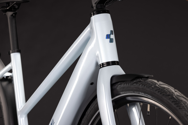 Cube Editor Hybrid SLT 400X FE glacier´n´prizm 28" 2027 Elektromos Light Hardtail MTB Trapeze Kerékpár - fehér