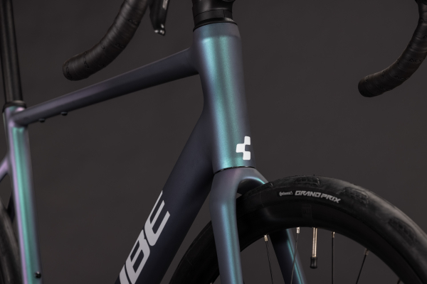 Cube Attain Race smaragdgrey´n´white 28" 2027 Országúti Kerékpár - sötétkék