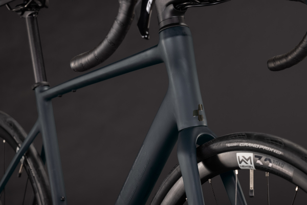 Cube Attain SLX black´n´chrome 28" 2027 Országúti Kerékpár - fekete