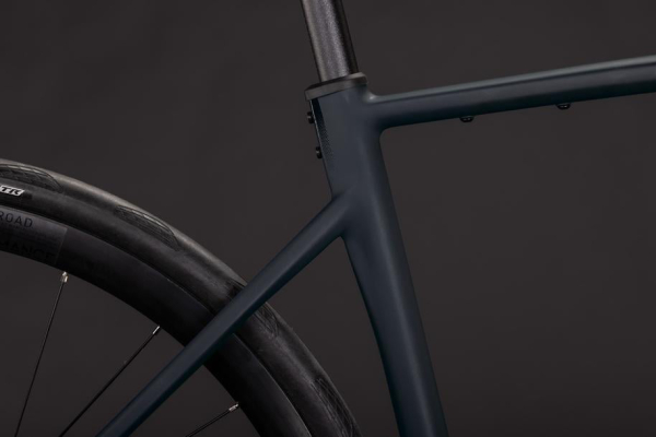 Cube Attain SLX 28" Országúti Kerékpár black´n´chrome - fekete