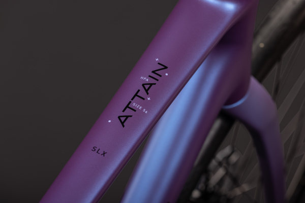 Cube Attain SLX blueiris´n´black 28" 2027 Országúti Kerékpár - lila