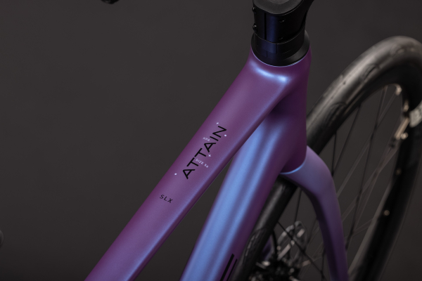 Cube Attain SLX blueiris´n´black 28" 2027 Országúti Kerékpár - lila