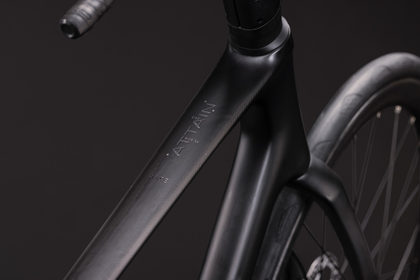 Cube Attain C:62 Race carbon´n´coalchrome 28" 2027 Országúti Kerékpár - carbon