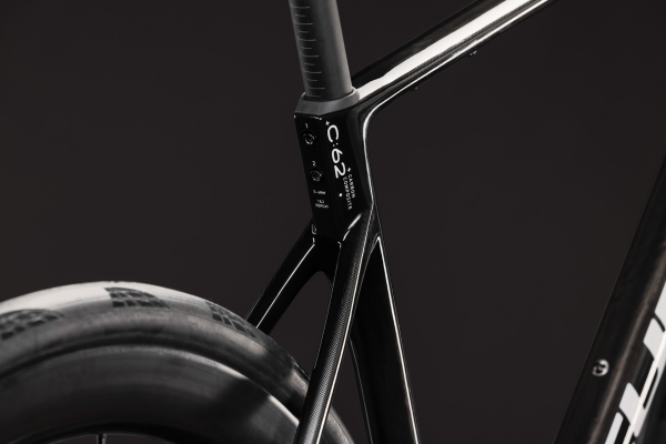 Cube Attain C:62 SLT carbon´n´white 28" 2027 Országúti Kerékpár - carbon