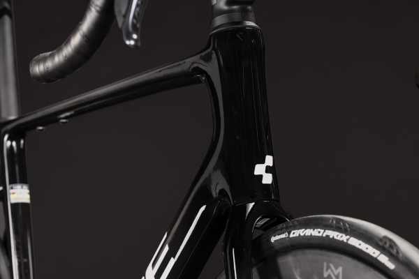 Cube Attain C:62 SLT carbon´n´white 28" 2027 Országúti Kerékpár - carbon