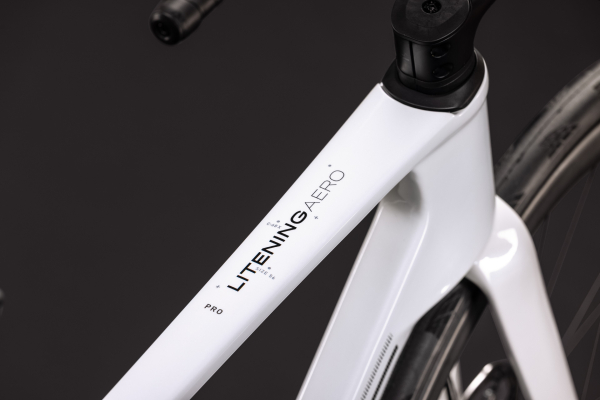 Cube Litening AERO C:68X Pro chalky´n´black 28" 2027 Országúti Kerékpár - fehér