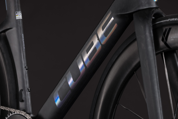 Cube Litening AERO C:68X Orbit digitalcarbon’n’prizm 28" 2027 Országúti Kerékpár - carbon