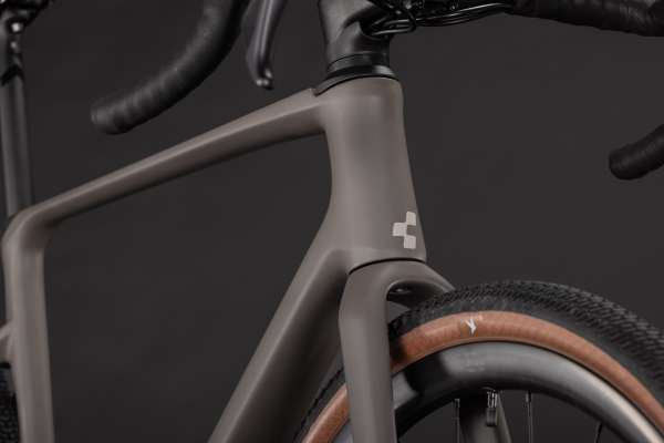 Cube Nuroad C:62 Pro cedar´n´stone 28" 2027 Országúti Kerékpár - barna