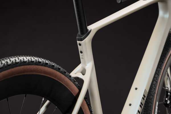 Cube Nuroad C:62 SLX glintsand´n´black 28" 2027 Országúti Kerékpár - világosszürke