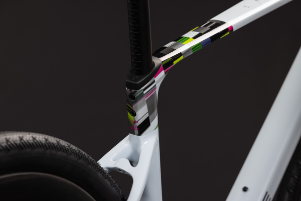 Cube Nuroad C:62 SLT glacier´n´magenta 28" 2027 Országúti Kerékpár - szürke