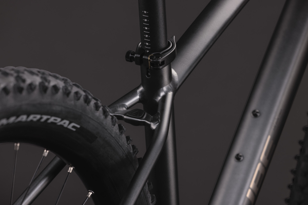 Cube Aim SLX slateblack´n´chrome 29" 2027 Hardtail Mountain Bike Kerékpár - fekete