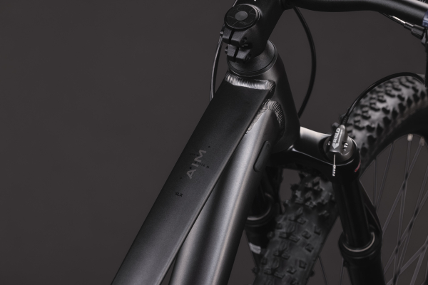 Cube Aim SLX slateblack´n´chrome 27,5" 2027 Hardtail Mountain Bike Kerékpár - fekete